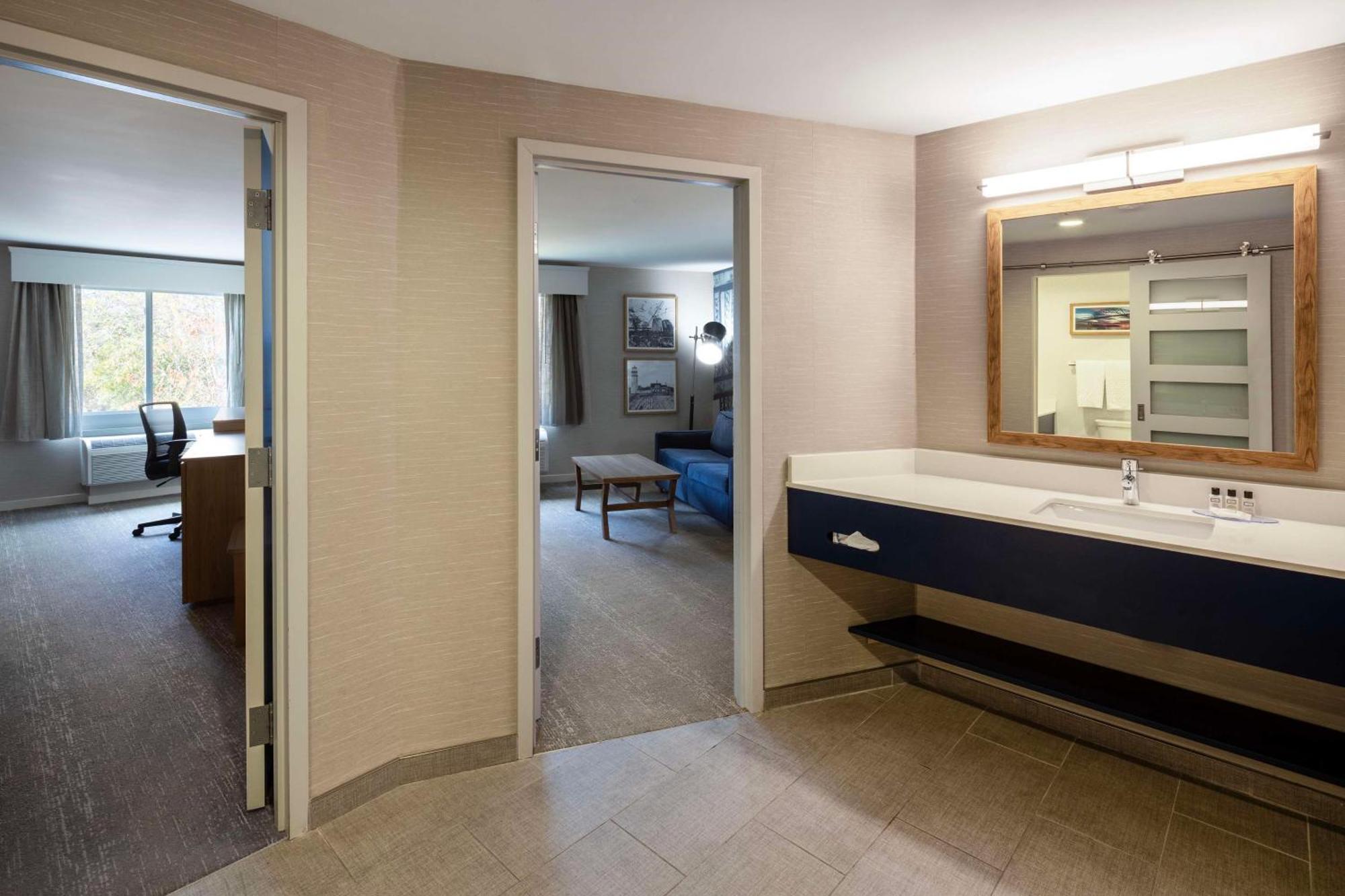 Aiden By Best Western Cape Cod - West Yarmouth Exterior photo